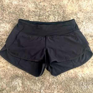 Lululemon black seed ups